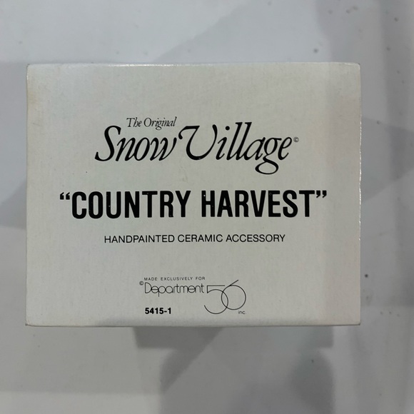Snow Village - Country Harvest (In original box) Back part has been broken - Picture 2 of 3